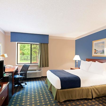 Hotel Baymont By Wyndham Memphis East Exterior foto
