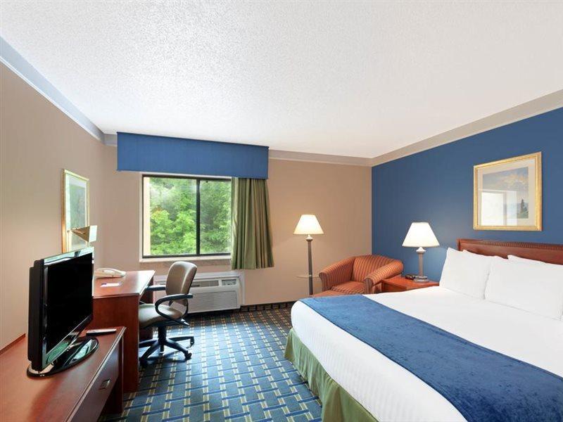 Hotel Baymont By Wyndham Memphis East Exterior foto